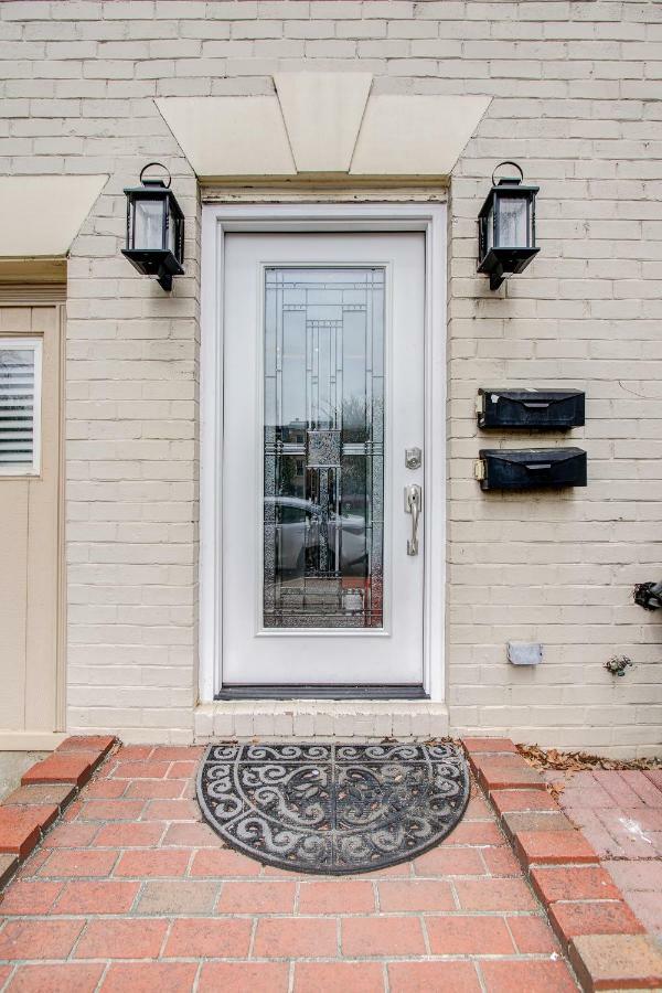 Chic -- Your Walkable, Capitol Hill Away From Home! Lejlighed *
