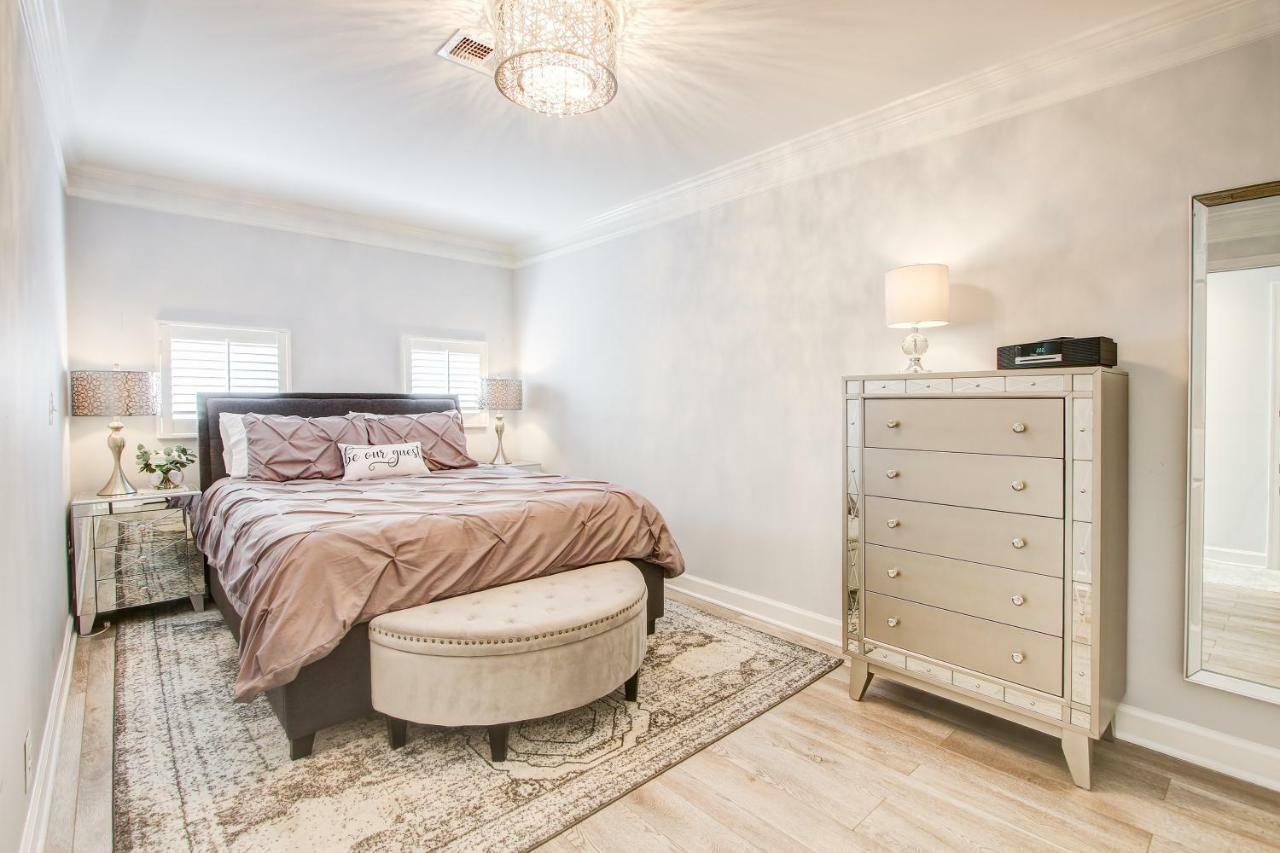 Chic -- Your Walkable, Capitol Hill Away From Home! Lejlighed