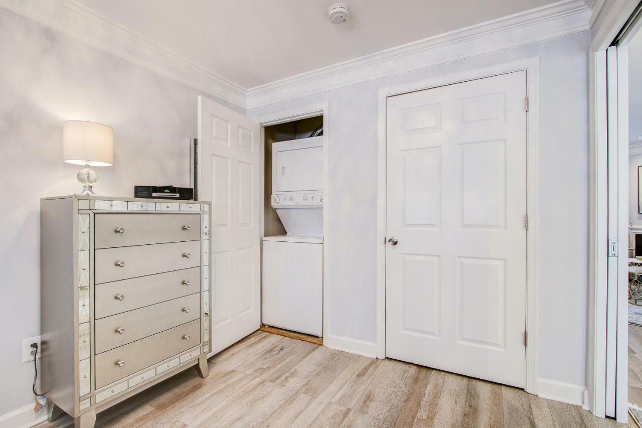 Lejlighed Chic -- Your Walkable, Capitol Hill Away From Home! Washington